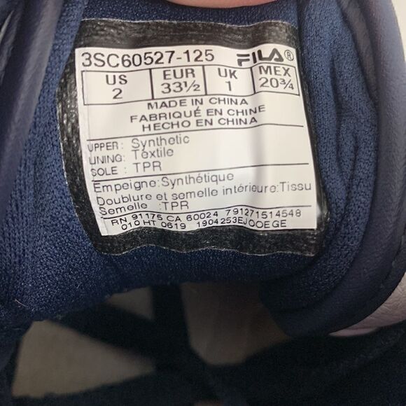 Fila v3SC60527-125 Hightop White, Navy, and Red Basketball Sneakers - Picture 14 of 14